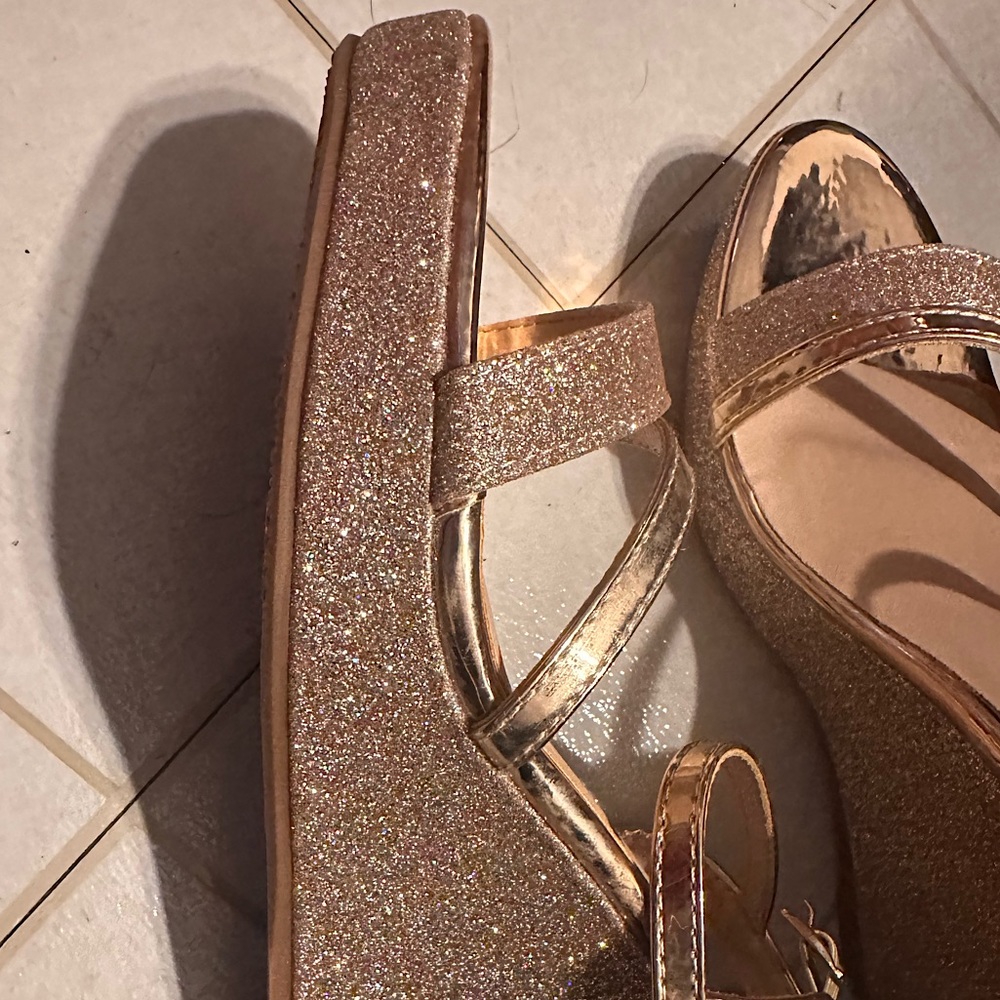 Wedge shoes
